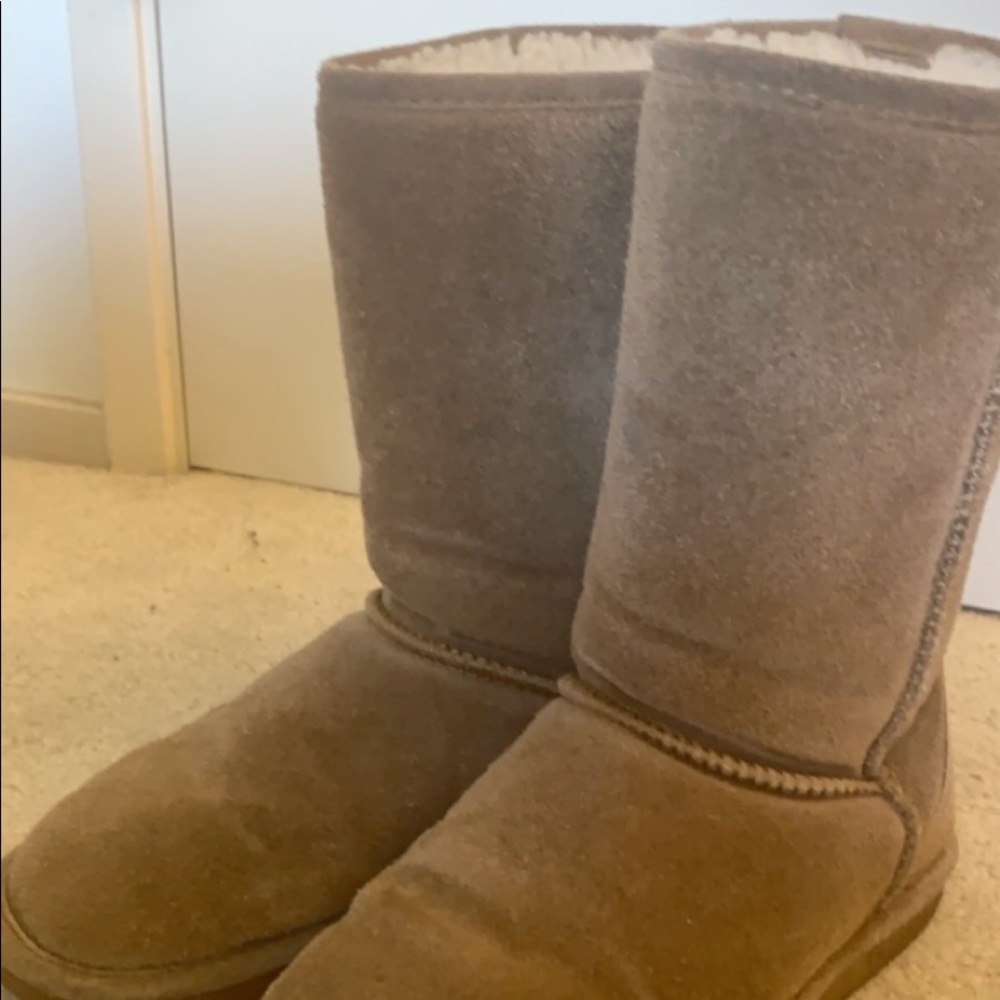 GREAT CONDITION Classic Tan Bearpaws